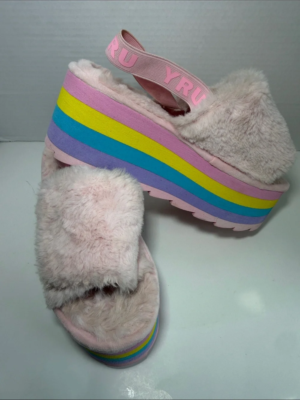 YRU QOZII PASTEL FAUX FUR PLATFORM SLIDES Size 8